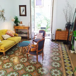 Con Salon Privado En La Rambla Homestay Girona
